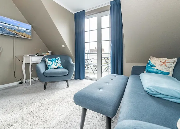 Maritim Und Individuell In Wenningstedt Mit Balkon
